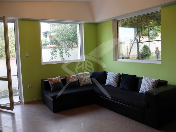 Дава се под наем Къща в София, Симеоново - 100 кв.м за 1100 € - Снимка #1