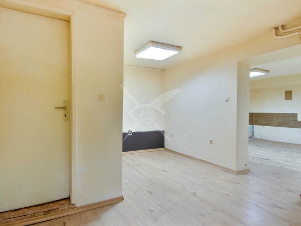 Офис в София, Младост 3 - 27 кв.м за 1482 €/кв.м - Снимка #1