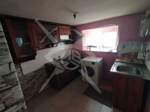 Дава се под наем Етаж от къща в Варна, Погреби - 50 кв.м за 200 € - Снимка #1