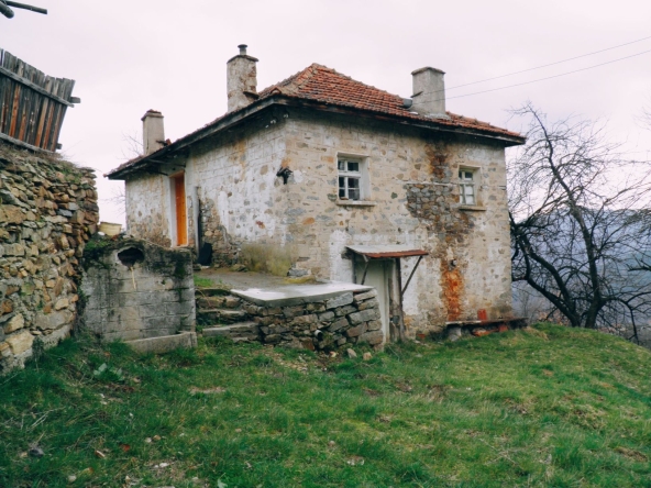 Къща в с. Вишнево, Област Смолян - 120 кв.м за 128 €/кв.м - Снимка #1