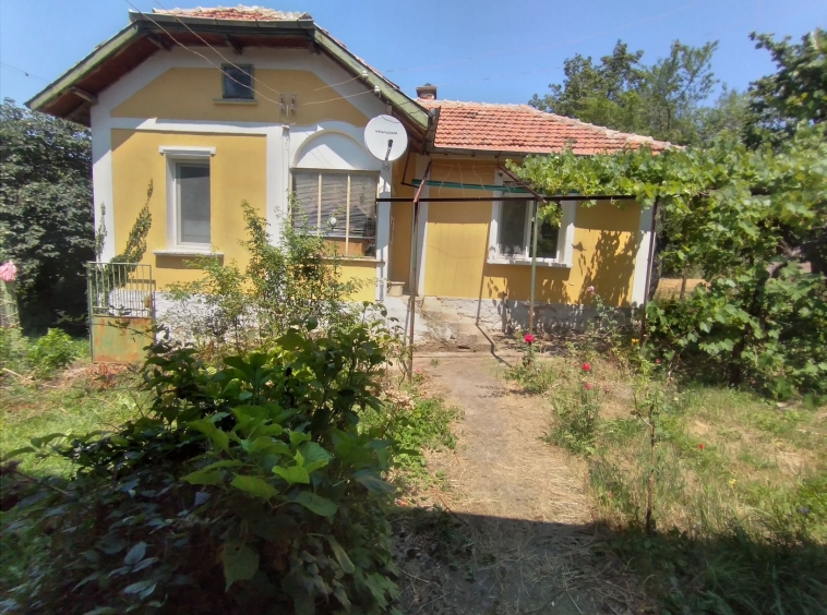 Къща в с. Гурмазово, Област София-област - 60 кв.м за 584 €/кв.м - Снимка #1