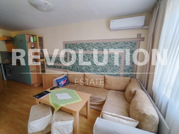 Дава се под наем Двустаен апартамент в Варна, ХЕИ - 50 кв.м за 375 € - Снимка #1