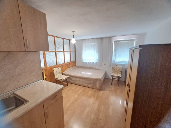 Дава се под наем Едностаен апартамент в Ямбол, Възраждане - 20 кв.м за 127.5 € - Снимка #1