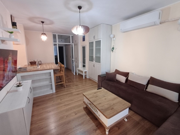 Дава се под наем Тристаен апартамент в Дупница - 60 кв.м за 306 € - Снимка #1