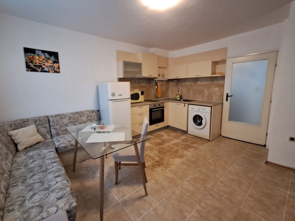 Дава се под наем Двустаен апартамент в Варна, Конфуто - 57 кв.м за 348.84 € - Снимка #1