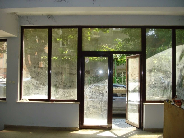 Магазин в Пловдив, Каменица 1 - 300 кв.м за 350 €/кв.м - Снимка #1