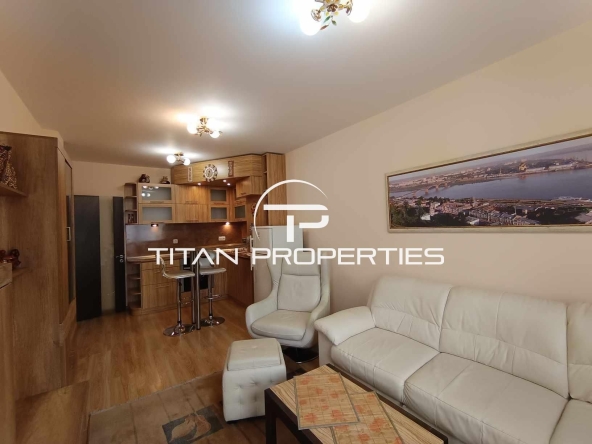 Дава се под наем Двустаен апартамент в Варна, Център - 60 кв.м за 548.25 € - Снимка #1
