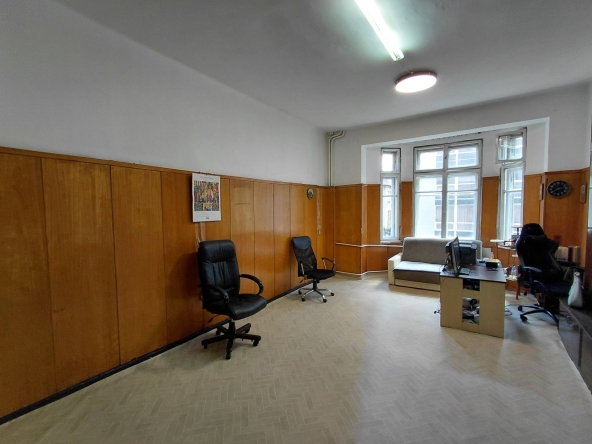 Офис в София, Център - 30 кв.м за 8 €/кв.м - Снимка #1