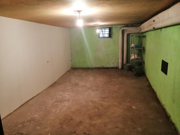 Дава се под наем Гараж / Паркомясто в София, Лозенец - 22 кв.м за 153 € - Снимка #1