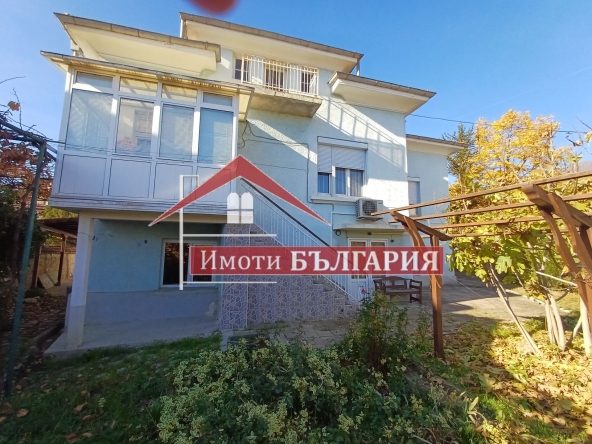 Къща в Карлово - 292 кв.м за 682 €/кв.м - Снимка #1