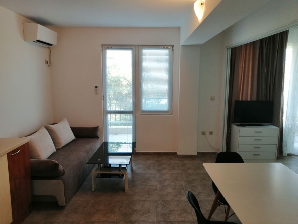 Дава се под наем Двустаен апартамент в Несебър - 55 кв.м за 265.2 € - Снимка #1