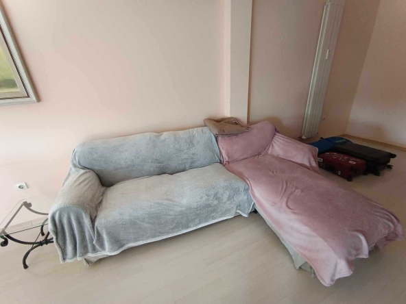 Дава се под наем Тристаен апартамент в София, Център - 75 кв.м за 825 € - Снимка #1