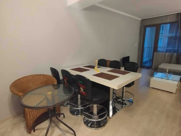 Дава се под наем Двустаен апартамент в к.к. Слънчев бряг - 68 кв.м за 204 € - Снимка #1