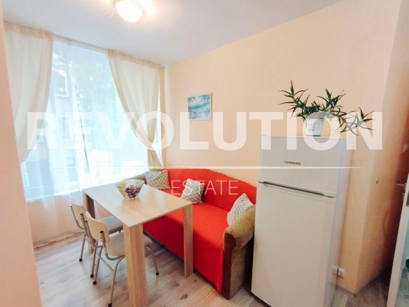 Дава се под наем Тристаен апартамент в Варна, Гръцка махала - 60 кв.м за 550 € - Снимка #1