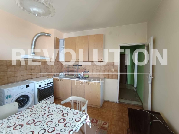 Дава се под наем Двустаен апартамент в Варна, ХЕИ - 65 кв.м за 325 € - Снимка #1