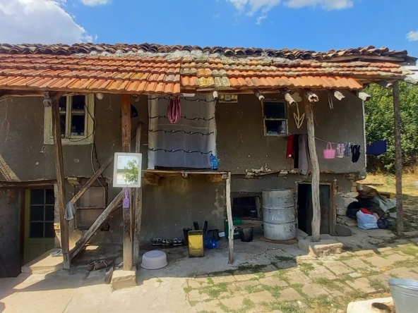 Къща в Лозница - 1500 кв.м за 7 €/кв.м - Снимка #1