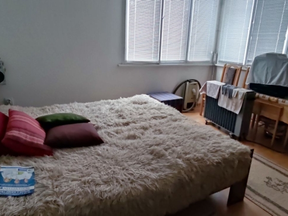 Дава се под наем Тристаен апартамент в Казанлък - 100 кв.м за 398.82 € - Снимка #1