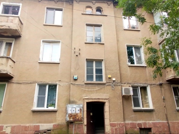 Тристаен апартамент в Перник, Изток - 88 кв.м за 957 €/кв.м - Снимка #1