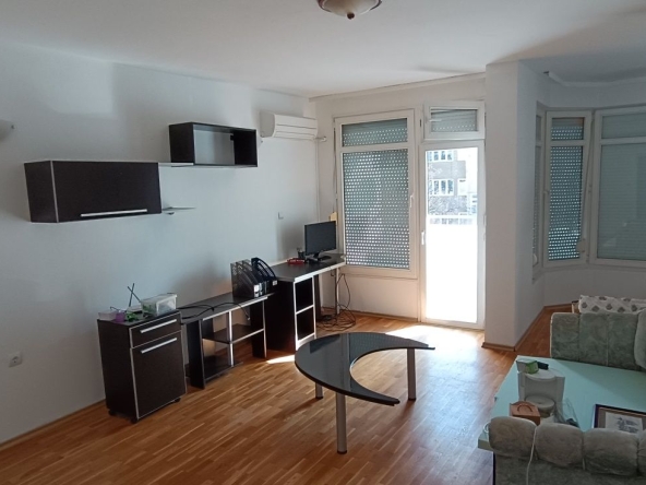 Тристаен апартамент в Благоевград, Идеален център - 102 кв.м за 1343 €/кв.м - Снимка #1