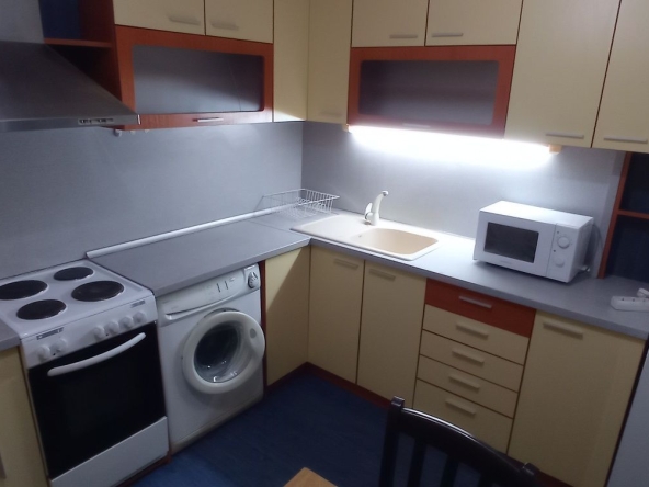 Дава се под наем Едностаен апартамент в Русе, Дружба 1 - 42 кв.м за 178.5 € - Снимка #1