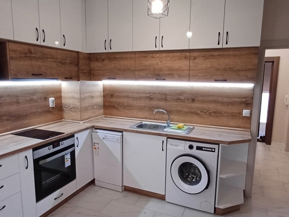 Дава се под наем Двустаен апартамент в Варна, Възраждане 1 - 50 кв.м за 408 € - Снимка #1