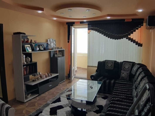 Двустаен апартамент в Търговище, Запад 3 - 64 кв.м за 1052 €/кв.м - Снимка #1