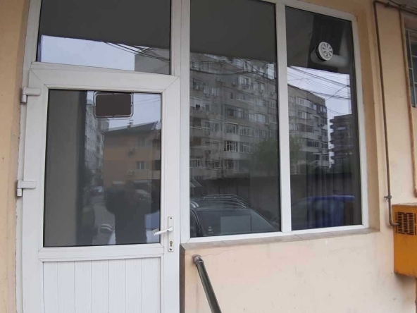 Дава се под наем Магазин в Търговище, Център - 15 кв.м за 153 € - Снимка #1