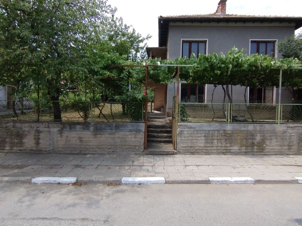 Къща в с. Петрич, Област София-област - 137 кв.м за 484 €/кв.м - Снимка #1