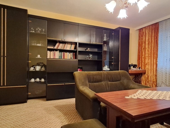 Тристаен апартамент в Добрич, Кралска зона - 95 кв.м за 1106 €/кв.м - Снимка #1