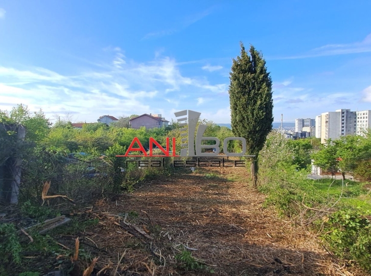 Парцел в Варна, Изгрев - 700 кв.м за 100 €/кв.м - Снимка #1