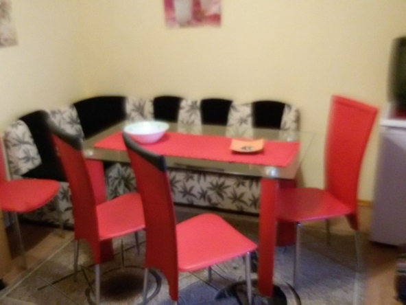 Дава се под наем Двустаен апартамент в Плевен, Широк център - 55 кв.м за 255 € - Снимка #1