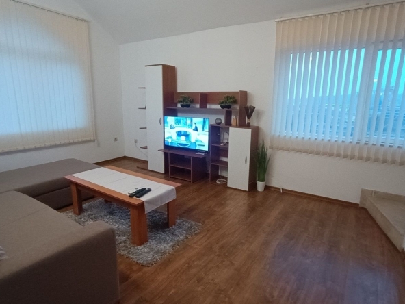 Дава се под наем Тристаен апартамент в Варна, Чайка - 70 кв.м за 459 € - Снимка #1
