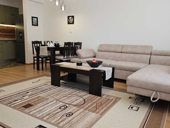 Дава се под наем Двустаен апартамент в Пловдив, Остромила - 70 кв.м за 460 € - Снимка #1