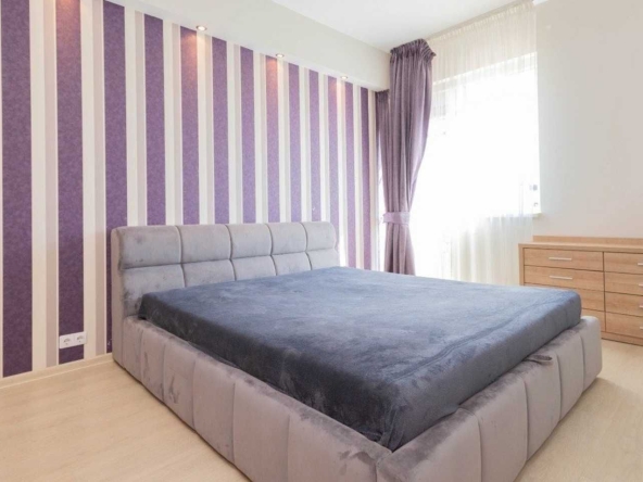 Дава се под наем Тристаен апартамент в Бургас, Братя Миладинови - 90 кв.м за 433.5 € - Снимка #1