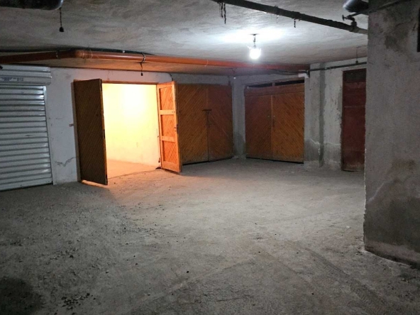 Гараж / Паркомясто в Пловдив, Кючук Париж - 15 кв.м за 510 €/кв.м - Снимка #1