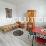 Дава се под наем Едностаен апартамент в Варна, Цветен квартал - 20 кв.м за 240 € - Снимка #1