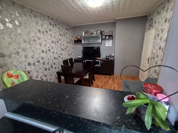 Тристаен апартамент в Кюстендил, Румена войвода - 71 кв.м за 1296 €/кв.м - Снимка #1