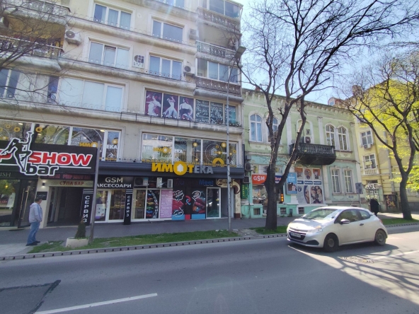 Дава се под наем Магазин в Варна, Операта - 70 кв.м за 797.64 € - Снимка #1