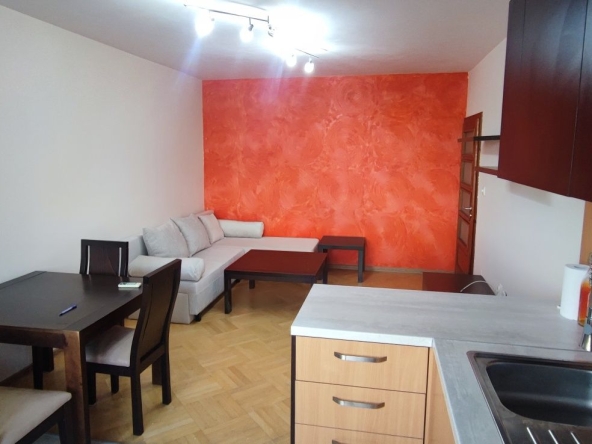 Дава се под наем Тристаен апартамент в София, Надежда 4 - 75 кв.м за 750 € - Снимка #1