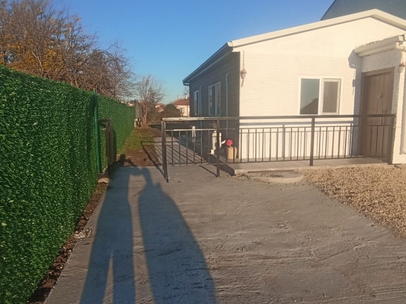 Дава се под наем Къща в с. Лъка, Област Бургас - 65 кв.м за 433.5 € - Снимка #1