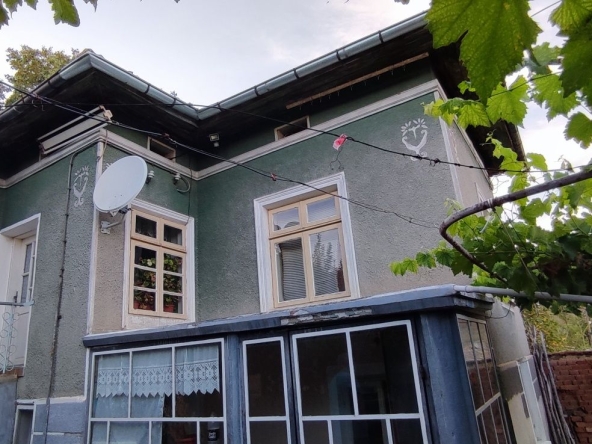 Къща в с. Костанденец, Област Разград - 61 кв.м за 167 €/кв.м - Снимка #1