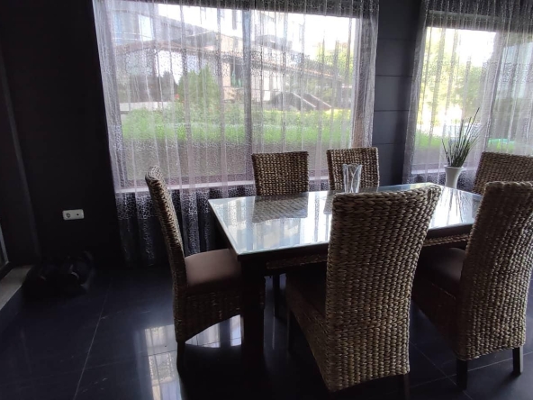 Дава се под наем Двустаен апартамент в Варна, м-т Евксиноград - 78 кв.м за 700 € - Снимка #1