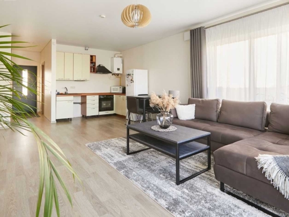 Дава се под наем Тристаен апартамент в Бургас, Сарафово - 98 кв.м за 816 € - Снимка #1