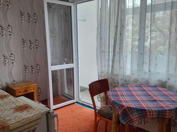 Дава се под наем Едностаен апартамент в Бургас, Зорница - 35 кв.м за 102 € - Снимка #1