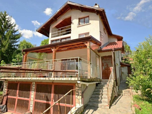 Къща в с. Студена, Област Перник - 357 кв.м за 698 €/кв.м - Снимка #1