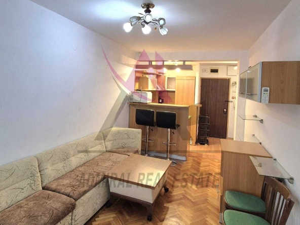 Дава се под наем Тристаен апартамент в Варна, Лятно кино Тракия - 80 кв.м за 448.8 € - Снимка #1