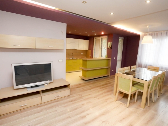 Дава се под наем Четиристаен апартамент в София, Кръстова вада - 150 кв.м за 1146.99 € - Снимка #1