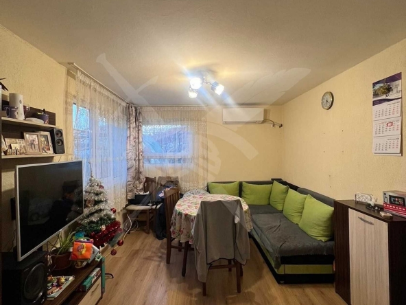 Етаж от къща в с. Тополи, Област Варна - 72 кв.м за 1528 €/кв.м - Снимка #1