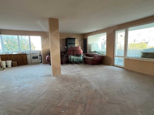 Многостаен апартамент в Варна, Бриз - 196 кв.м за 1531 €/кв.м - Снимка #1