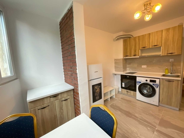 Дава се под наем Тристаен апартамент в София, Полигона - 75 кв.м за 612 € - Снимка #1